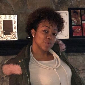 Meet your Posher, Hali